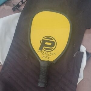 Pickle Pro Classic Yellow Paddle